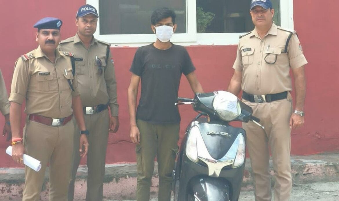 चोरी की मोटरसाइकिल के साथ एक अभियुक्त को रायपुर पुलिस ने किया गिरफ्तार-Newsnetra 5 img 20240917 wa001121330737696873717
