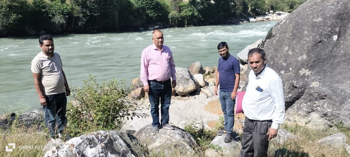 उत्तरकाशी : खेल प्रतियोगिता में प्रतिभाग करने आई छात्रा टोंस नदी में बही प्रशासन की टीम खोज बचाव अभियान-Newsnetra 4 img 20240921 wa00047770543391200149844