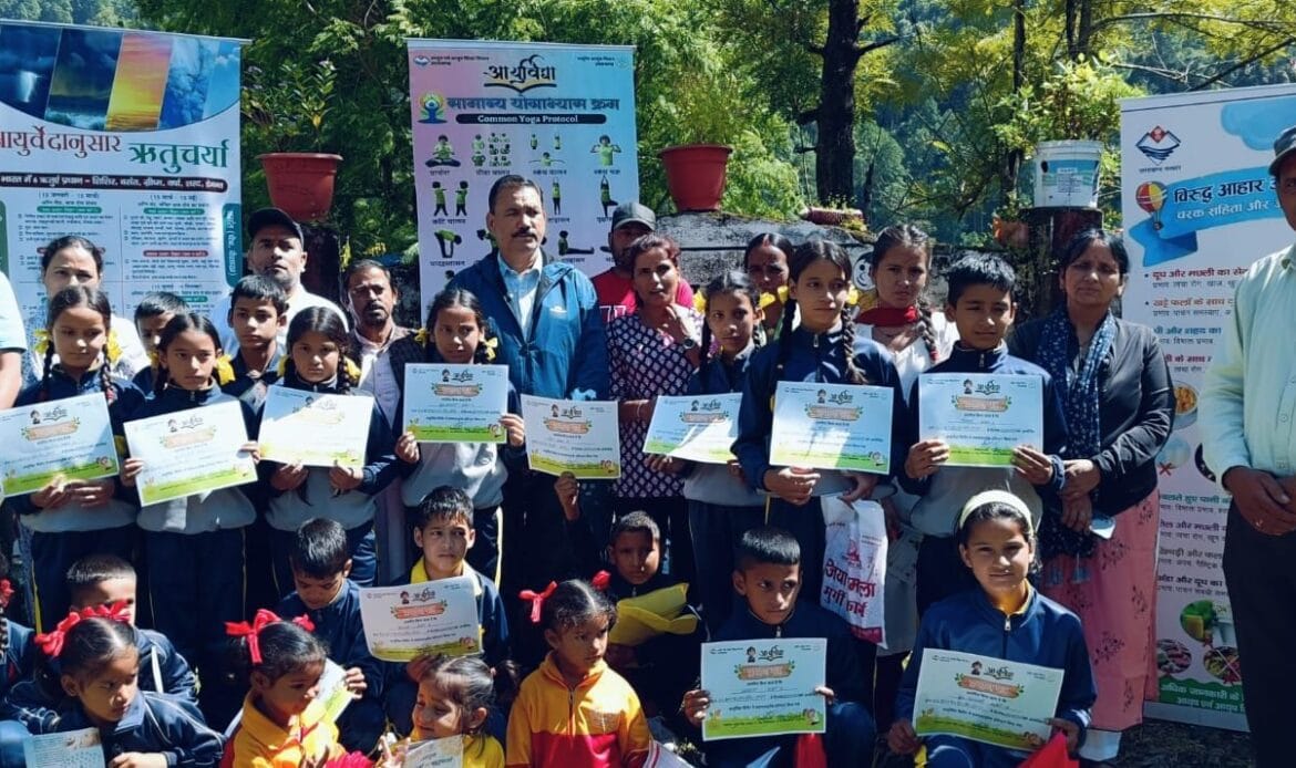 आयुर्वेद का महत्व और औषधीय पौधों की उपयोगिता: जूनियर हाई स्कूल लाटा में आयुष्मान आरोग्य शिविर का आयोजन-Newsnetra 4 img 20240928 wa00244635664601203983996
