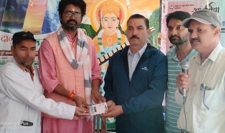 आयुर्वेद का महत्व और औषधीय पौधों की उपयोगिता: जूनियर हाई स्कूल लाटा में आयुष्मान आरोग्य शिविर का आयोजन-Newsnetra 10 img 20240928 wa00294475936799164158217
