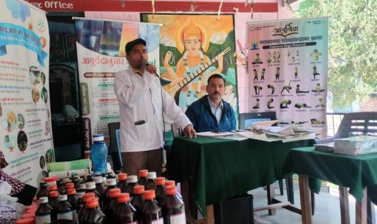 आयुर्वेद का महत्व और औषधीय पौधों की उपयोगिता: जूनियर हाई स्कूल लाटा में आयुष्मान आरोग्य शिविर का आयोजन-Newsnetra 13 img 20240928 wa00337907271421846994000