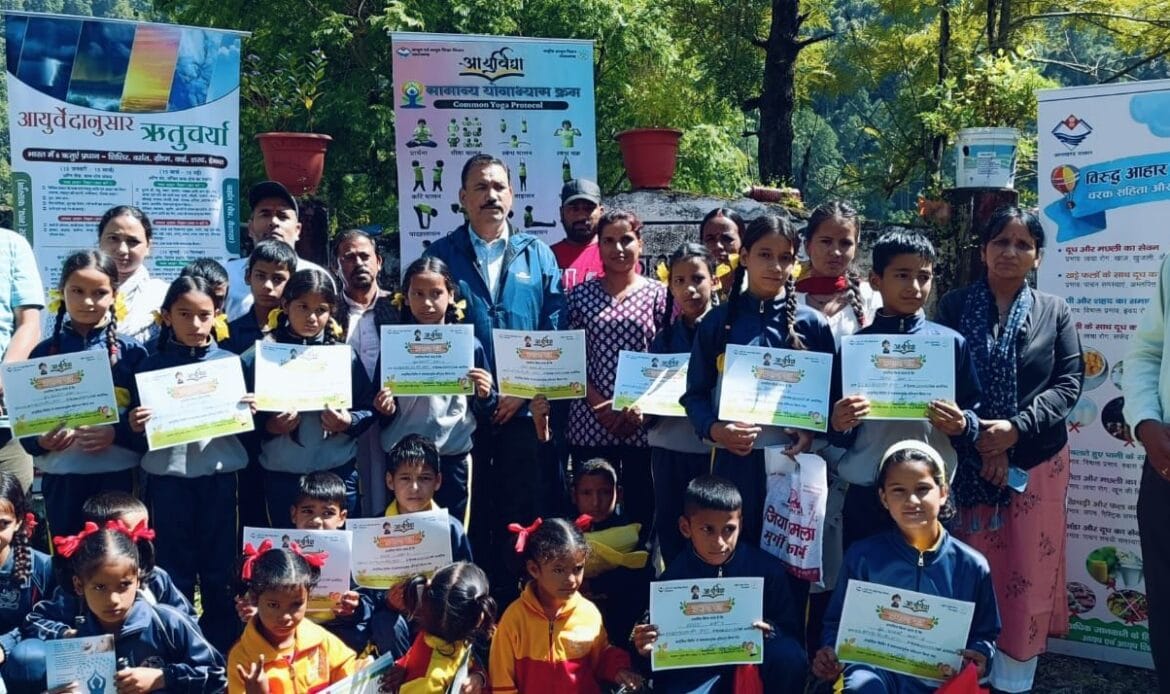 आयुर्वेद का महत्व और औषधीय पौधों की उपयोगिता: जूनियर हाई स्कूल लाटा में आयुष्मान आरोग्य शिविर का आयोजन-Newsnetra 15 img 20240928 wa00348448773029996525849