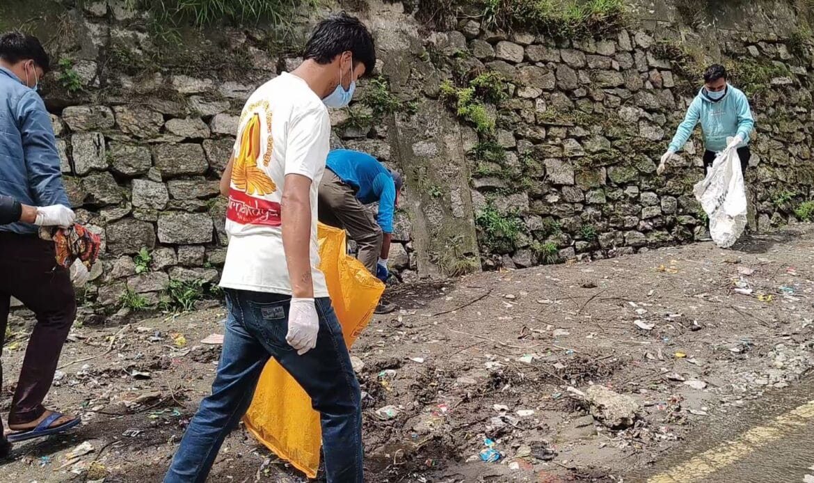उत्तरकाशी के भटवाड़ी ब्लॉक के अंतर्गत झाला गांव में धन्यवाद प्रकृति’ अभियान, स्वच्छता के क्षेत्र में एक सराहनीय पहल-Newsnetra 10 img 20240929 wa00495311630198076629746