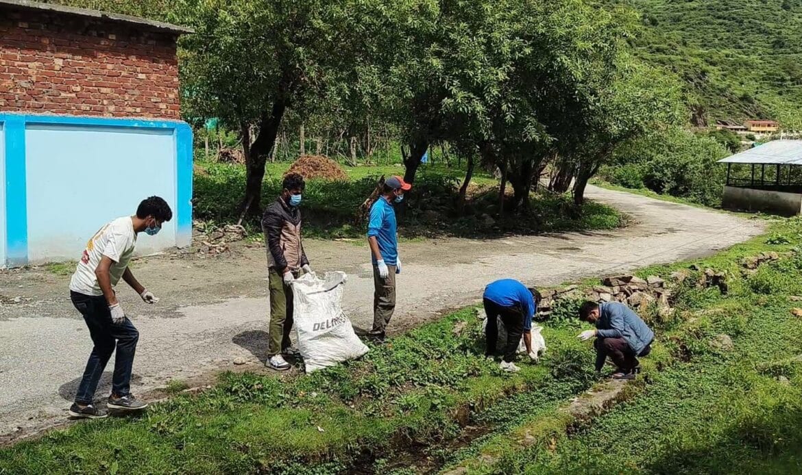 उत्तरकाशी के भटवाड़ी ब्लॉक के अंतर्गत झाला गांव में धन्यवाद प्रकृति’ अभियान, स्वच्छता के क्षेत्र में एक सराहनीय पहल-Newsnetra 5 img 20240929 wa00508342483734283558470