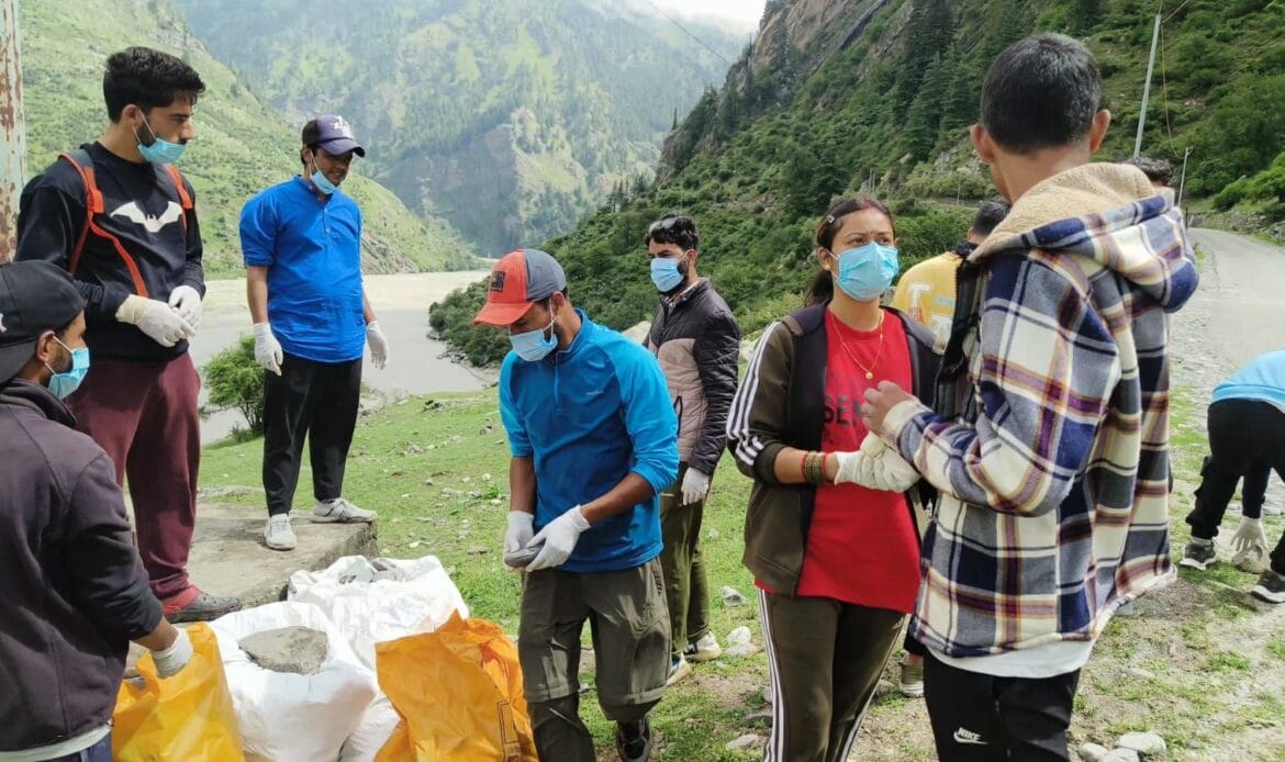 उत्तरकाशी के भटवाड़ी ब्लॉक के अंतर्गत झाला गांव में धन्यवाद प्रकृति’ अभियान, स्वच्छता के क्षेत्र में एक सराहनीय पहल-Newsnetra 6 img 20240929 wa00538995911915076901654