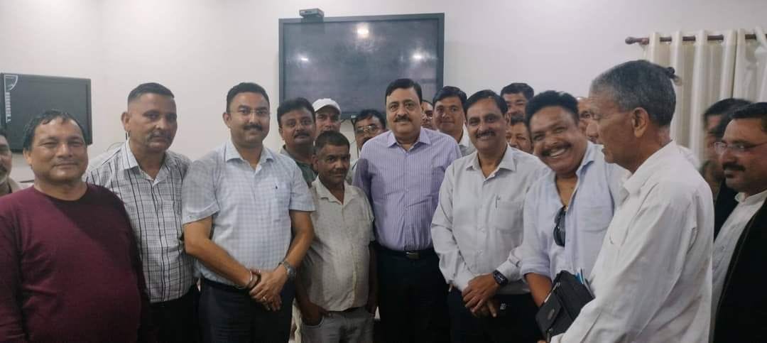 सचिव विनय शंकर पांडेय की अध्यक्षता में ठेकेदार कल्याण समिति के साथ बैठक, महत्वपूर्ण मुद्दों पर सहमति-Newsnetra 4 fb img 17280639666896557624905532655903