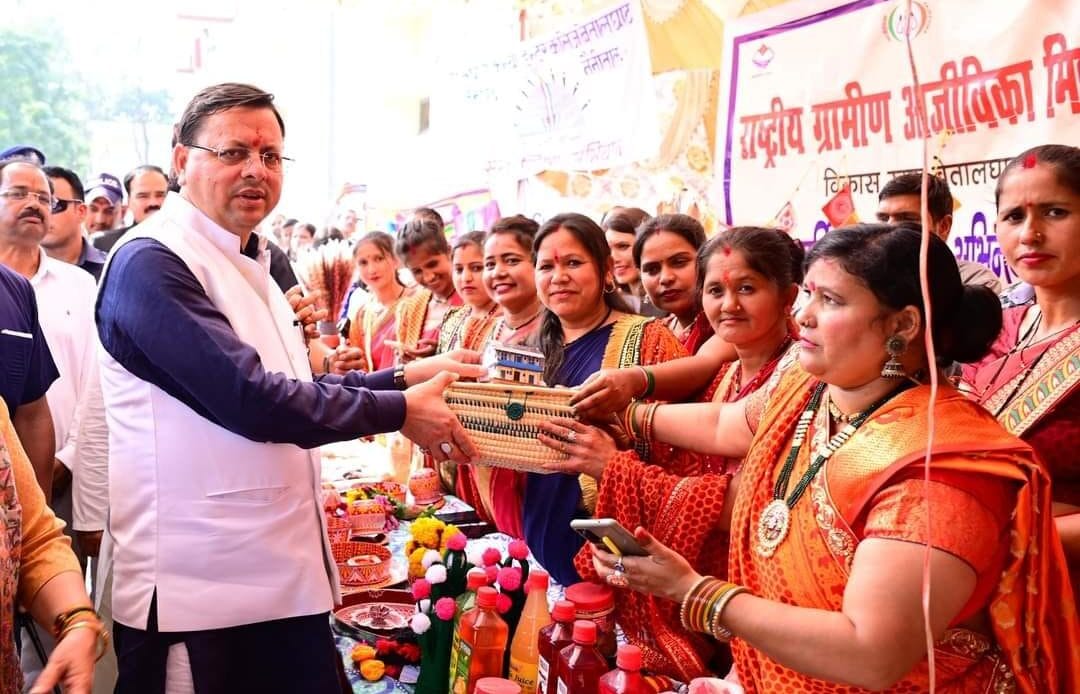नैनीताल के बेतलघाट में वार्षिकोत्सव के अवसर पर मुख्यमंत्री द्वारा विकास योजनाओं की सौगात-Newsnetra 7 fb img 17283145047406959362819465160942