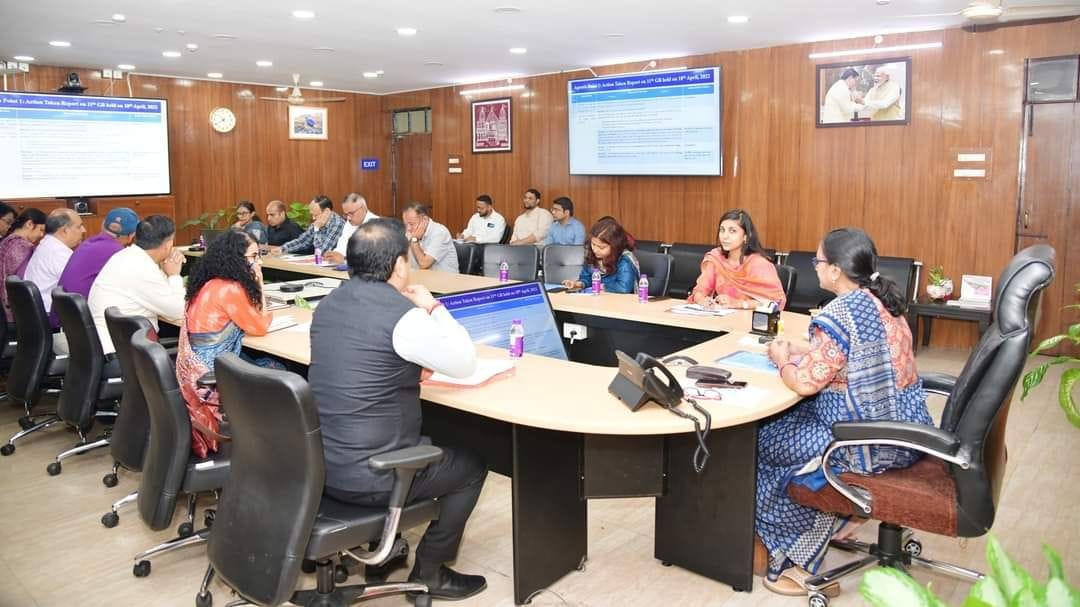मुख्य सचिव राधा रतूड़ी की अध्यक्षता में आज उत्तराखण्ड स्वास्थ्य एवं परिवार कल्याण समिति की 12वीं गवर्निंग बॉडी की बैठक आयोजित की गई-Newsnetra 4 fb img 17296235852741660437062260381618