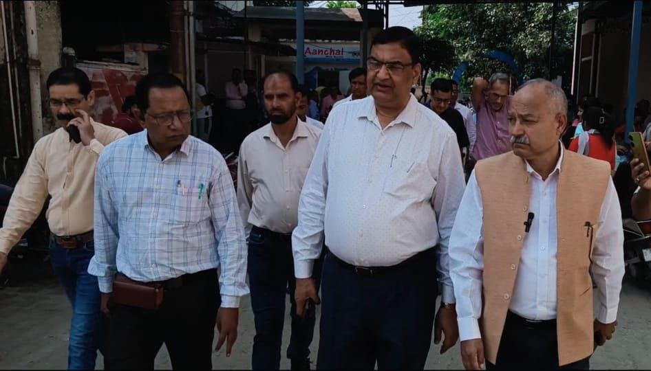 मोर्चा के अनुरोध एवं स्वास्थ्य सचिव के निर्देश पर सीएमओ पहुंचे उप जिला चिकित्सालय का औचक निरीक्षण किया -Newsnetra 5 img 20241008 wa00081585323136964457668