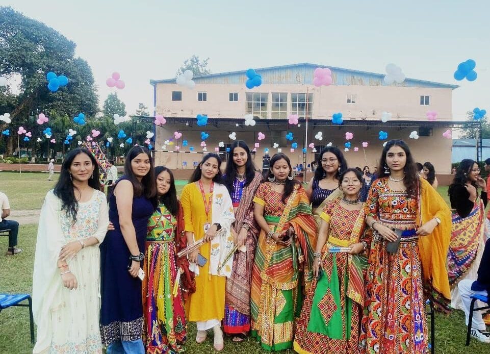 गुरु राम दास इंस्टीट्यूट ऑफ मैनेजमेंट एंड टेक्नोलॉजी में डांडिया नाइट समारोह-Newsnetra 5 img 20241011 wa00222584410295429187957