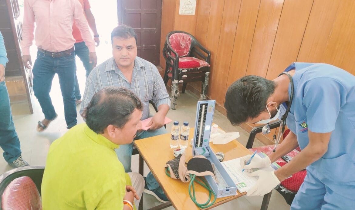 उत्तरांचल प्रेस क्लब, देहरादून में पत्रकारों हेतु पैनेसिया हॉस्पिटल,रिस्पना पुल,देहरादून द्वारा स्वास्थ्य शिविर का हुआ आयोजन-Newsnetra 5 img 20241015 wa0003505361066684874361
