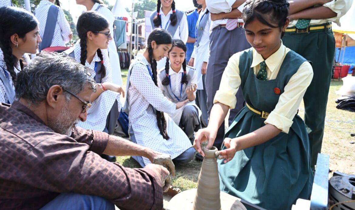 गोवा की सांस्कृतिक हस्तियां : संगबोरती दास का मग्न मुग्ध करने वाला शास्त्रीय संगीत और पं. राजेंद्र गंगानी के कथक नृत्य बने 'विरासत' के चश्मदीद गवाह-Newsnetra 16 img 20241016 wa00442190086317408320038