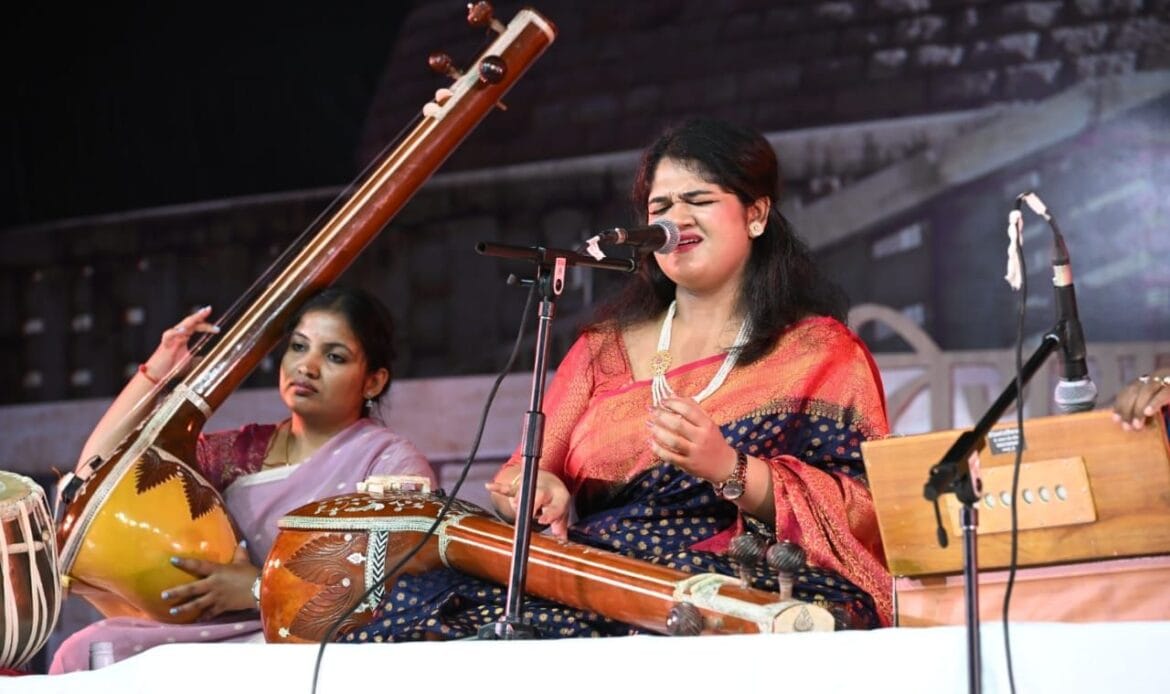 गोवा की सांस्कृतिक हस्तियां : संगबोरती दास का मग्न मुग्ध करने वाला शास्त्रीय संगीत और पं. राजेंद्र गंगानी के कथक नृत्य बने 'विरासत' के चश्मदीद गवाह-Newsnetra 14 img 20241016 wa00556073196355088060912