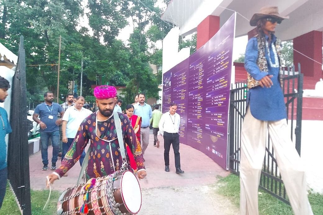 गोवा की सांस्कृतिक हस्तियां : संगबोरती दास का मग्न मुग्ध करने वाला शास्त्रीय संगीत और पं. राजेंद्र गंगानी के कथक नृत्य बने 'विरासत' के चश्मदीद गवाह-Newsnetra 9 img 20241016 wa00658661841306669854189