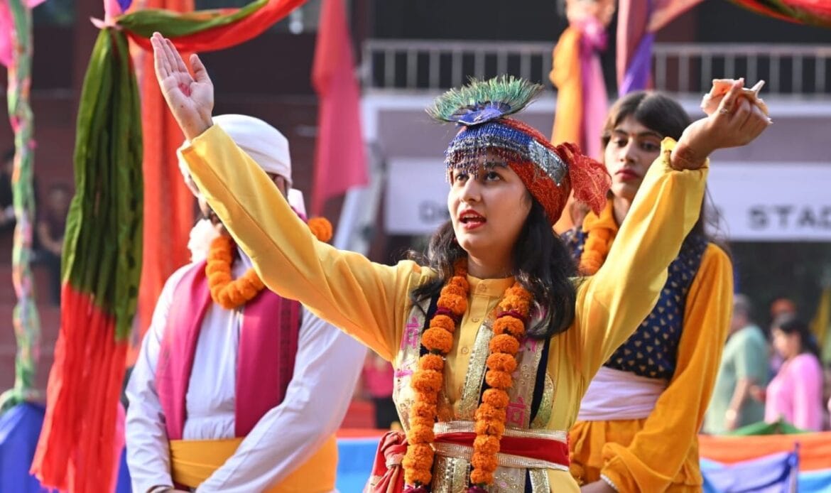 विरासत आर्ट एंड हेरीटेज फेस्टिवल-2024 का शानदार रहा पांचवा दिन, विरासत में छाया 'अभिमन्यु' का चक्रव्यूह-Newsnetra 26 img 20241019 wa0036345592673331354347