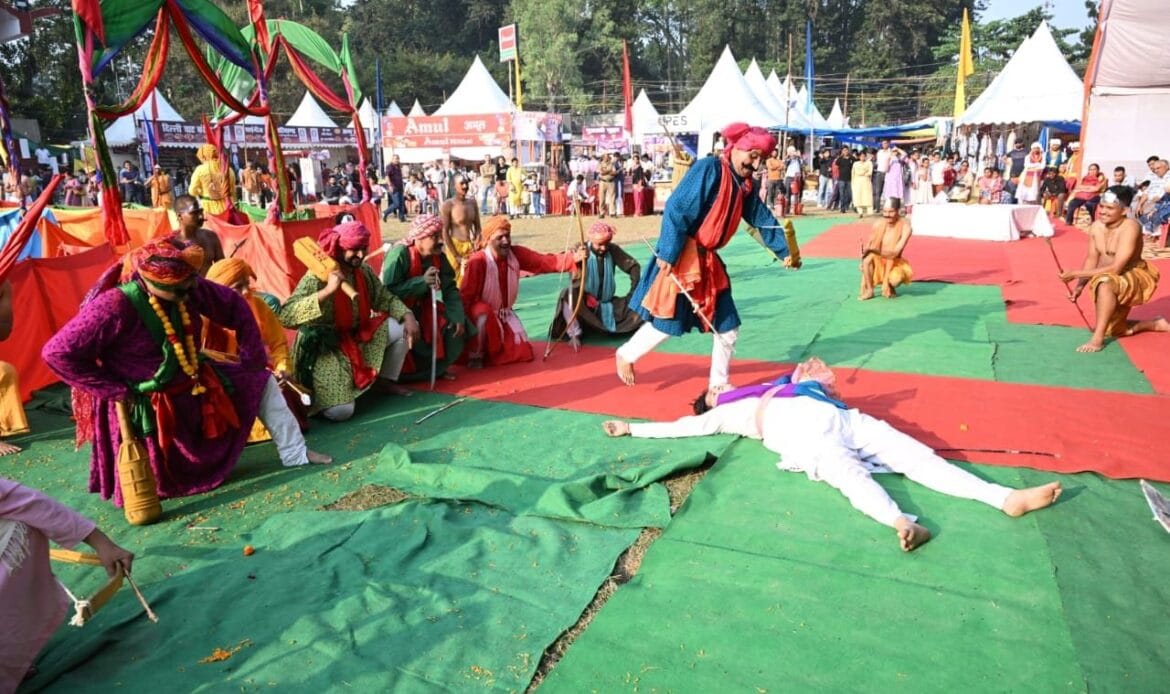 विरासत आर्ट एंड हेरीटेज फेस्टिवल-2024 का शानदार रहा पांचवा दिन, विरासत में छाया 'अभिमन्यु' का चक्रव्यूह-Newsnetra 23 img 20241019 wa00403403344542337937979