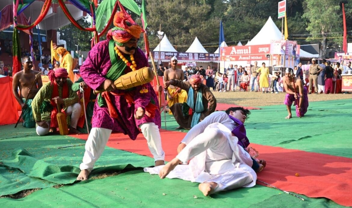 विरासत आर्ट एंड हेरीटेज फेस्टिवल-2024 का शानदार रहा पांचवा दिन, विरासत में छाया 'अभिमन्यु' का चक्रव्यूह-Newsnetra 20 img 20241019 wa0041161898741950264353