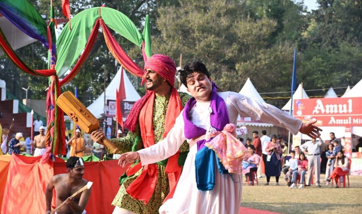 विरासत आर्ट एंड हेरीटेज फेस्टिवल-2024 का शानदार रहा पांचवा दिन, विरासत में छाया 'अभिमन्यु' का चक्रव्यूह-Newsnetra 21 img 20241019 wa00425972168556068516401