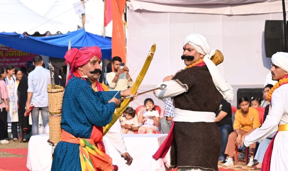 विरासत आर्ट एंड हेरीटेज फेस्टिवल-2024 का शानदार रहा पांचवा दिन, विरासत में छाया 'अभिमन्यु' का चक्रव्यूह-Newsnetra 16 img 20241019 wa00469072851579303223099