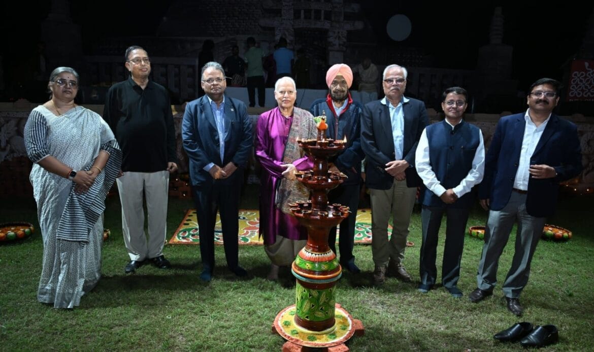 विरासत आर्ट एंड हेरीटेज फेस्टिवल-2024 का शानदार रहा पांचवा दिन, विरासत में छाया 'अभिमन्यु' का चक्रव्यूह-Newsnetra 5 img 20241019 wa00564187806595726949383