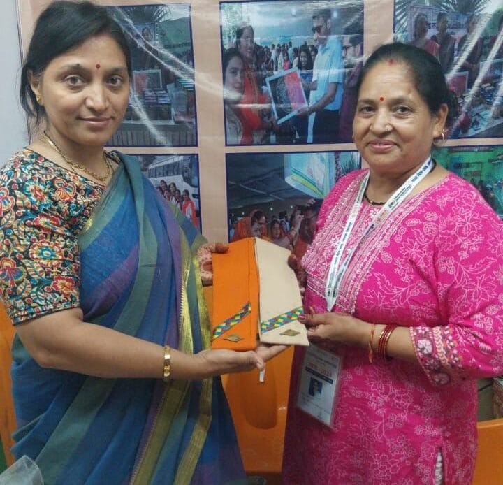 मातृशक्ति और ग्राम विकास: ब्रह्मकमल फाउंडेशन की पहाड़ी उत्पादन को राष्ट्रीय और अंतरराष्ट्रीय मंच तक पहुंचाने की पहल-Newsnetra 13 img 20241022 wa00132871363024651755023