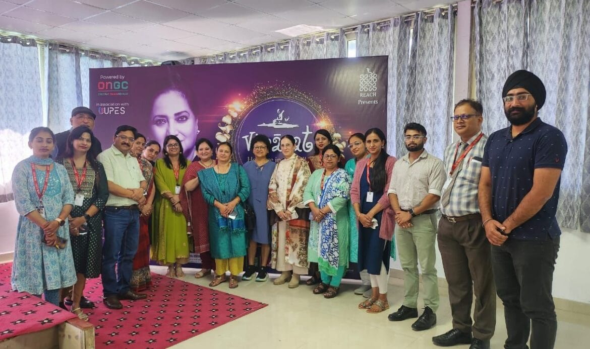 विरासत महोत्सव 2024 का नौंवा दिन, यूनिवर्सल एकेडमी की नन्हीं बच्ची नंदिनी सिंह का सांस्कृतिक गायन बना सभी के दिलों को छू लेने वाला-Newsnetra 20 img 20241023 wa00522740143004170588542