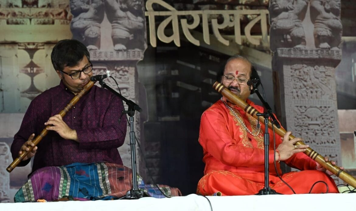 विरासत महोत्सव 2024 का नौंवा दिन, यूनिवर्सल एकेडमी की नन्हीं बच्ची नंदिनी सिंह का सांस्कृतिक गायन बना सभी के दिलों को छू लेने वाला-Newsnetra 6 img 20241023 wa00692762769508927392397
