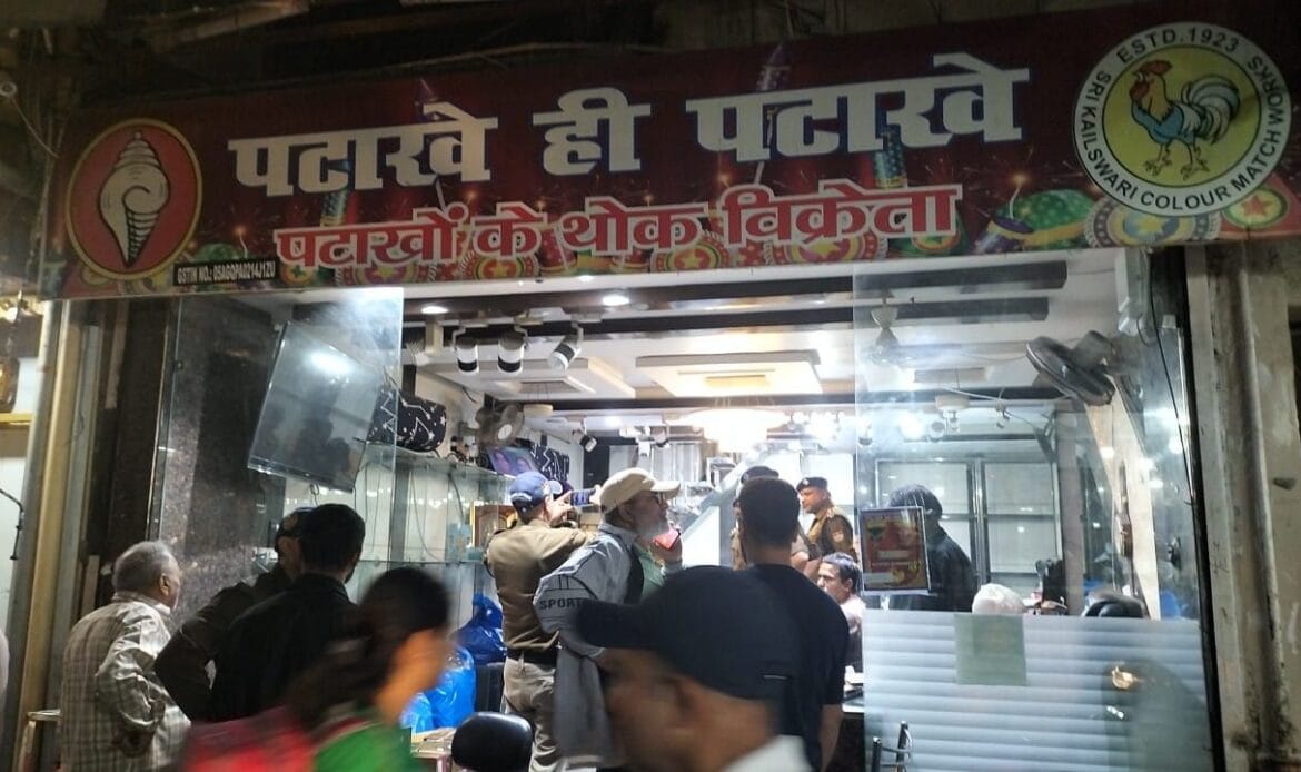 शातिराना अंदाज में लोगों के साथ धोखाधडी करने वाले बंटी- बबली आये दून पुलिस की गिरफ्त में-Newsnetra 6 img 20241024 wa00353392902368085666235