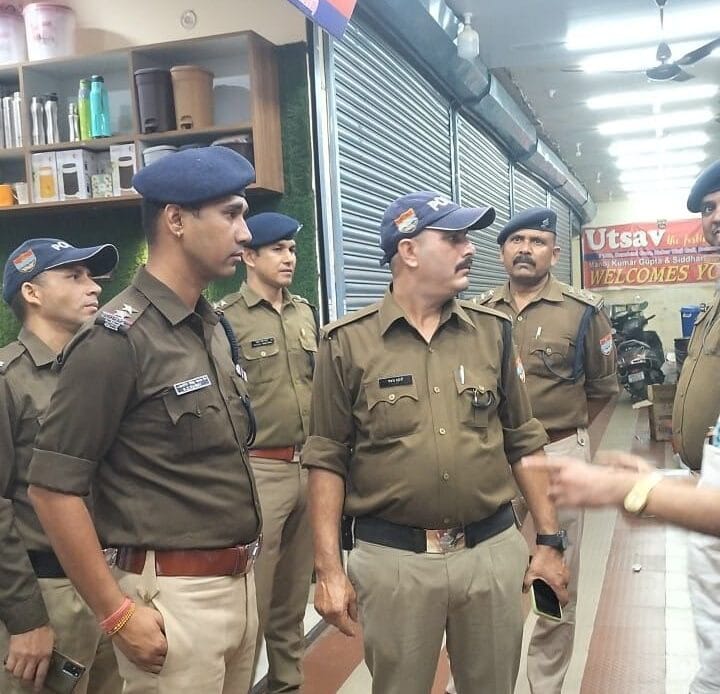 शातिराना अंदाज में लोगों के साथ धोखाधडी करने वाले बंटी- बबली आये दून पुलिस की गिरफ्त में-Newsnetra 8 img 20241024 wa00367175942000546415384