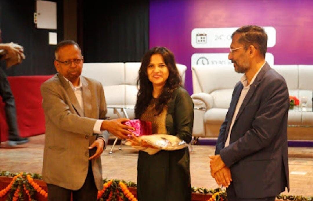 'विरासत' महोत्सव में गढ़वाली लोकगीतों ने छू लिया 'मन-हृदय-Newsnetra 40 img 20241024 wa00708628778007745929352