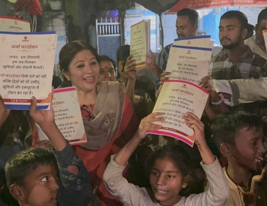 ऊर्जा फाउंडेशन ने दीपावली के उपलक्ष्य में 'दीप मिलन अभियान' का किया शुभारंभ-Newsnetra 14 img 20241025 wa00418234849419548305357