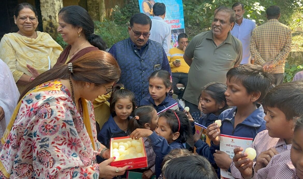 ऊर्जा फाउंडेशन ने दीपावली के उपलक्ष्य में 'दीप मिलन अभियान' का किया शुभारंभ-Newsnetra 10 img 20241025 wa00498463297524573356955