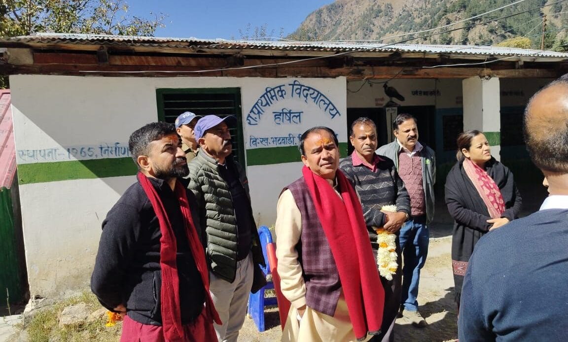 चारों धामों में श्रद्धालुओं को मिलेगी बेहतर स्वास्थ्य सुविधाएं: डॉ धन सिंह रावत-Newsnetra 7 img 20241026 wa0022403989699493320492