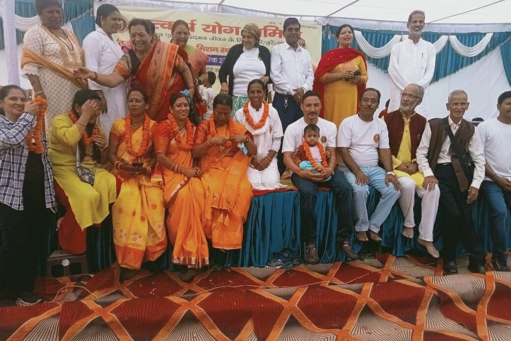 स्वास्थ्य, शिक्षा और संस्कार की ओर बढ़ता कदम: अंतराष्ट्रीय उत्कर्ष योग मिशन का स्थापना दिवस-Newsnetra 7 img 20241027 wa00128521060540989709216