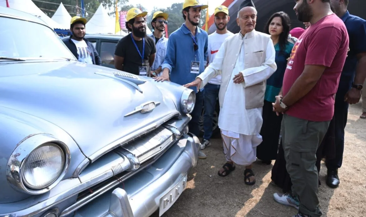 विरासत महोत्सव: केंद्रीय पर्यटन एवं संस्कृति मंत्री गजेंद्र सिंह शेखावत ने विरासत महोत्सव में किया सांस्कृतिक संध्या का शुभारंभ-Newsnetra 33 img 20241027 wa0034710256889073000951