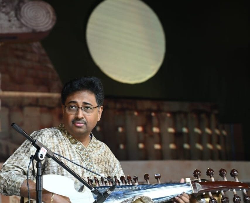 विरासत महोत्सव: केंद्रीय पर्यटन एवं संस्कृति मंत्री गजेंद्र सिंह शेखावत ने विरासत महोत्सव में किया सांस्कृतिक संध्या का शुभारंभ-Newsnetra 23 img 20241027 wa00462172845865803769714