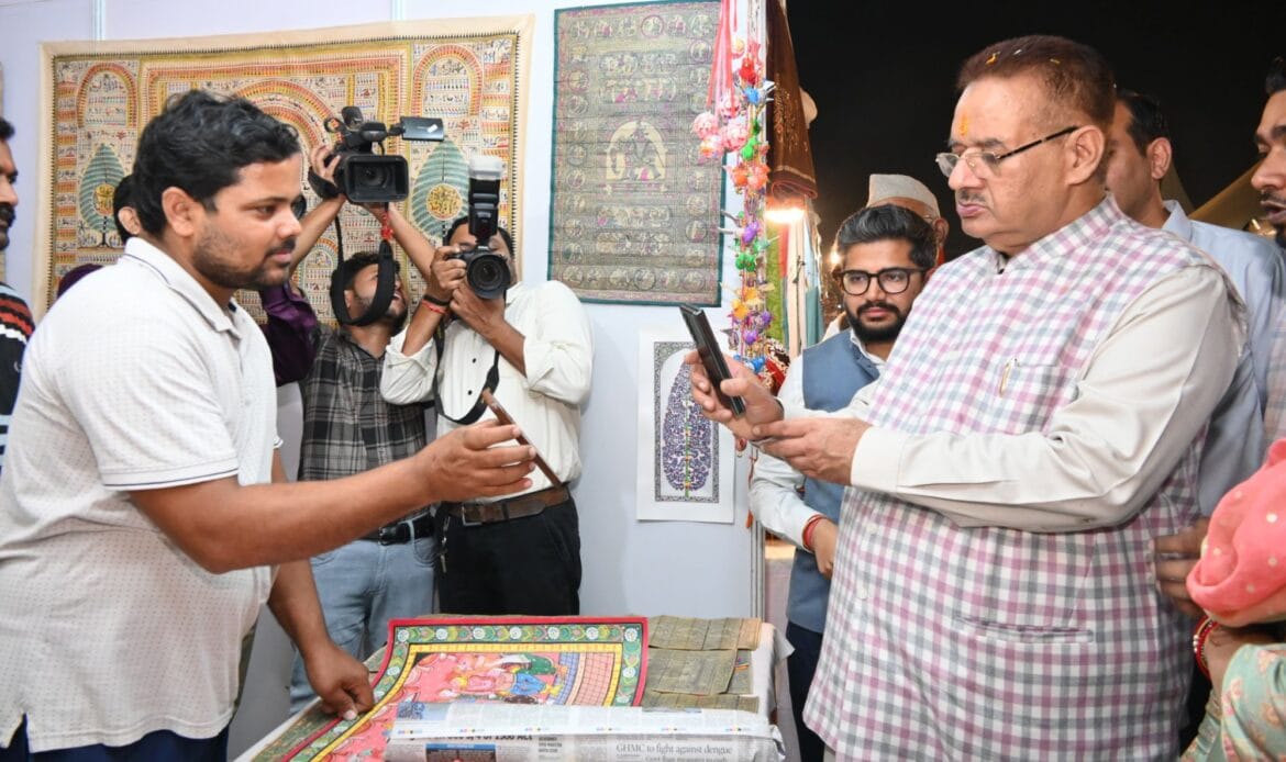मंत्री गणेश जोशी ने ग्राम्य विकास विभाग और जिला प्रशासन के अधिकारियों व कर्मचारियों का मेले की सफलता के लिए दी बधाई-Newsnetra 6 img 20241028 wa00134931025929057003567