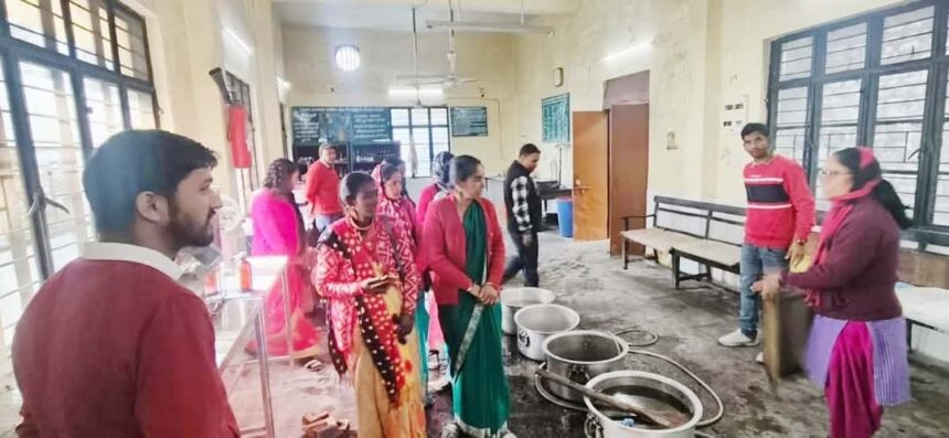 महिलाओं के लिए नैनो पैकेजिंग यूनिट प्रशिक्षण: कृषि एवं उद्यान विभाग का सारकोट में अभिनव प्रयास- Newsnetra 3 FB IMG 1732810515830