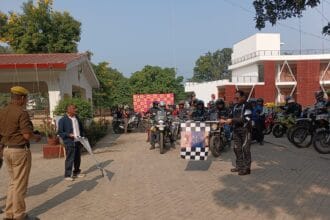 अमिताभ श्रीवास्तव, डीआईजी उत्तराखंड होमगार्ड्स ने सड़क सुरक्षा और यातायात प्रबंधन बाइक रैली को हरी झंडी दिखाकर रवाना किया-Newsnetra 18 IMG 20241108 WA0014