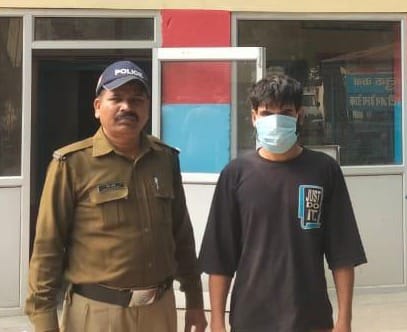 Uttarakhand News: लूट मामले में फरार चल रहे दो इनामी बदमाश गिरफ्तार -Newsnetra 3 IMG 20241108 WA0027