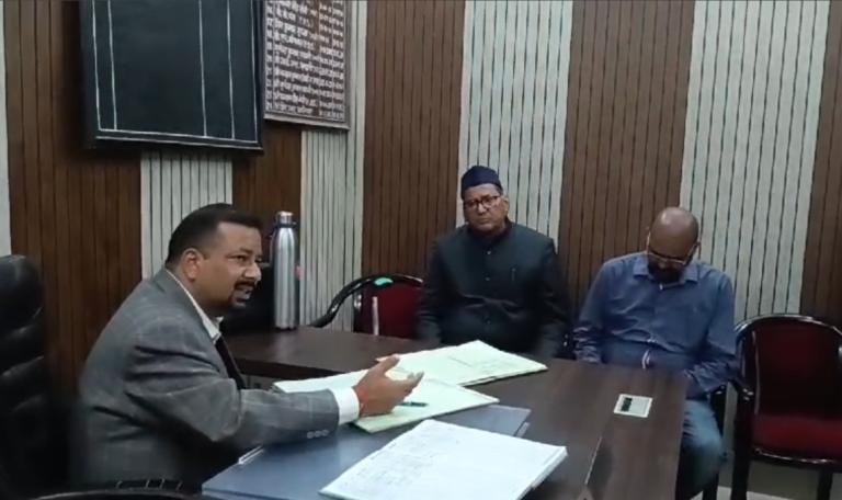 Uttarakhand News: हरिद्वार के जिलाधिकारी कर्मेंद्र सिंह ने नारसन विकासखंड कार्यालय का औचक निरीक्षण-Newsnetra 8 Screenshot 2024 11 22 224301