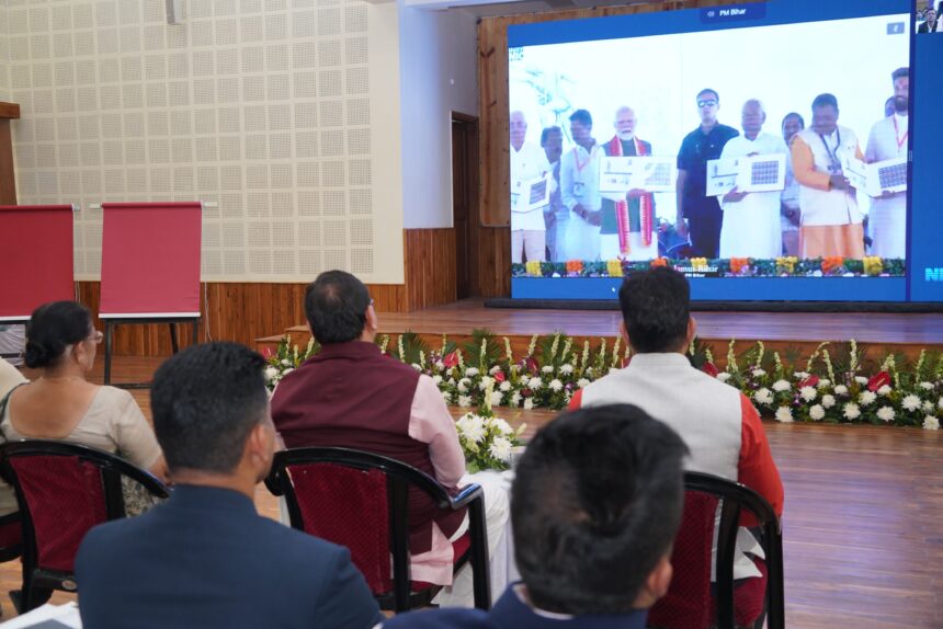 प्रधानमंत्री मोदी की उपस्थिति में जनजातीय गौरव दिवस का आयोजन, सीएम धामी ने वर्चुअल माध्यम से लिया भाग-Newsnetra 5 WhatsApp Image 2024 11 15 at 16.39.42 e5e9f76a