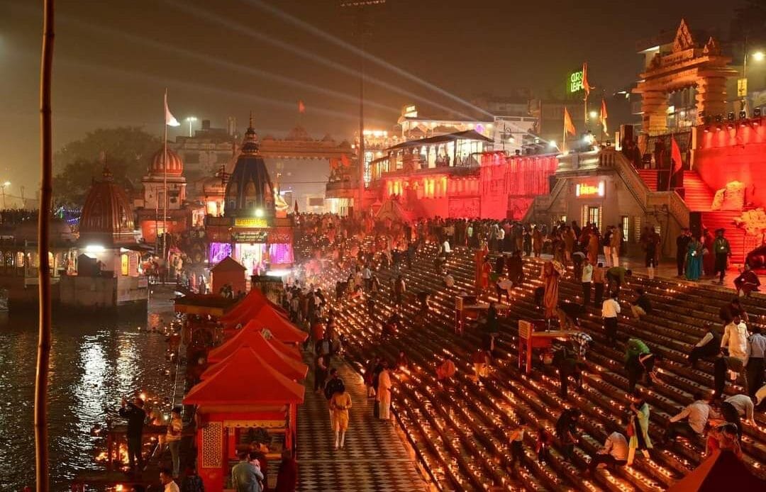 Uttarakhand News: हरिद्वार में आयोजित गंगा दीप महोत्सव कार्यक्रम- Newsnetra 9 fb img 17313390316497678778360215203423