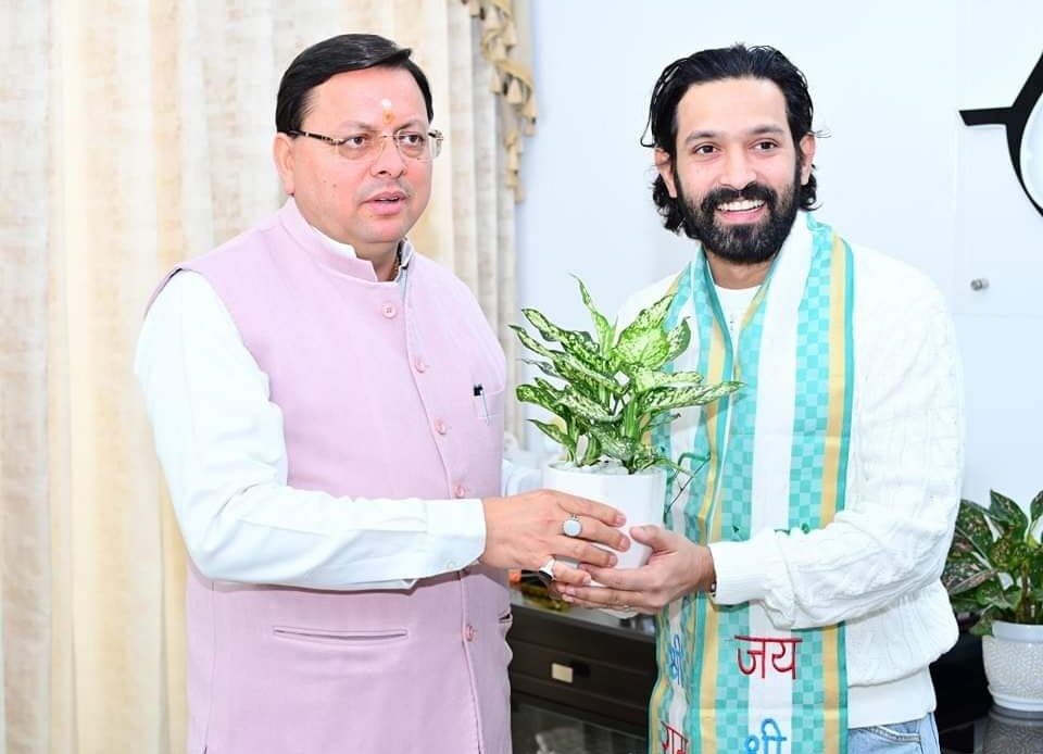 मुख्यमंत्री धामी ने हाथीबड़कला स्थित मॉल में भारतीय हिन्दी फिल्म ‘दि साबरमती रिपोर्ट’ का अवलोकन किया-Newsnetra 5 fb img 17324585837038129056977784623323