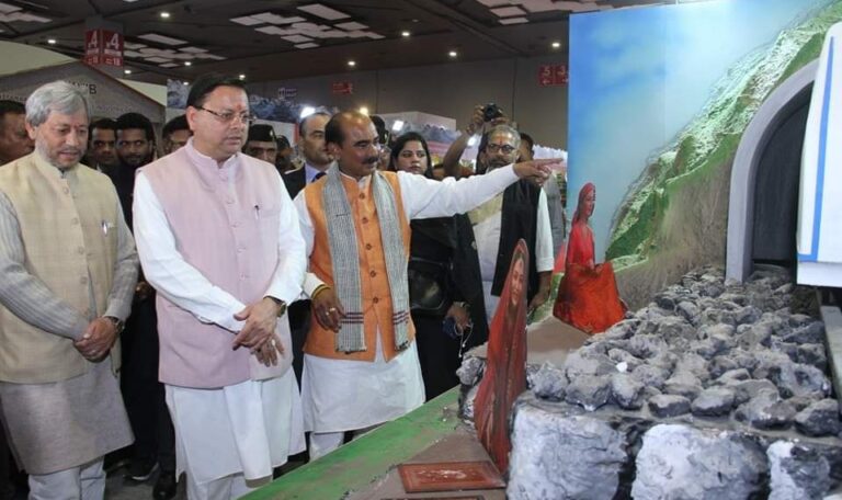 उत्तराखण्ड की समृद्ध संस्कृति और उत्पादों का प्रदर्शन, मुख्यमंत्री ने किया प्रवासियों से विकास का आह्वान-Newsnetra 7 fb img 17324644462563743296818220365658