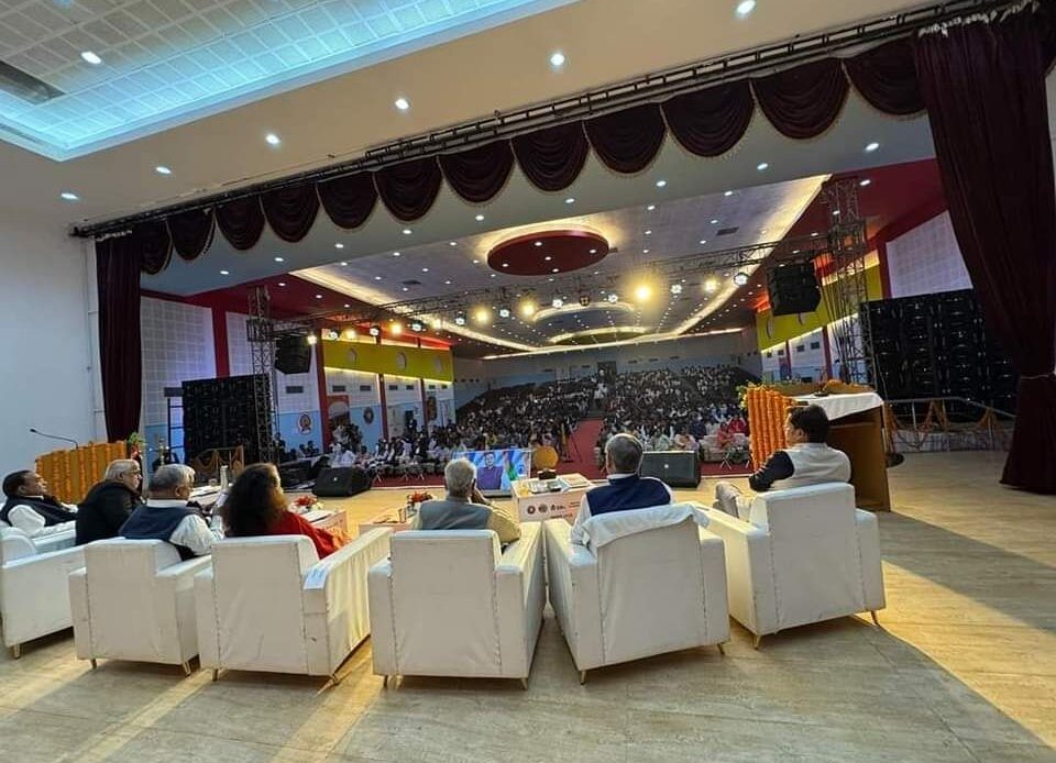 मुख्यमंत्री धामी ने प्रयागराज, में आयोजित 'तृतीय कुम्भ कॉन्क्लेव' के समापन समारोह को वर्चुअल संबोधित किया-Newsnetra 4 fb img 1732724204742526114921448898898