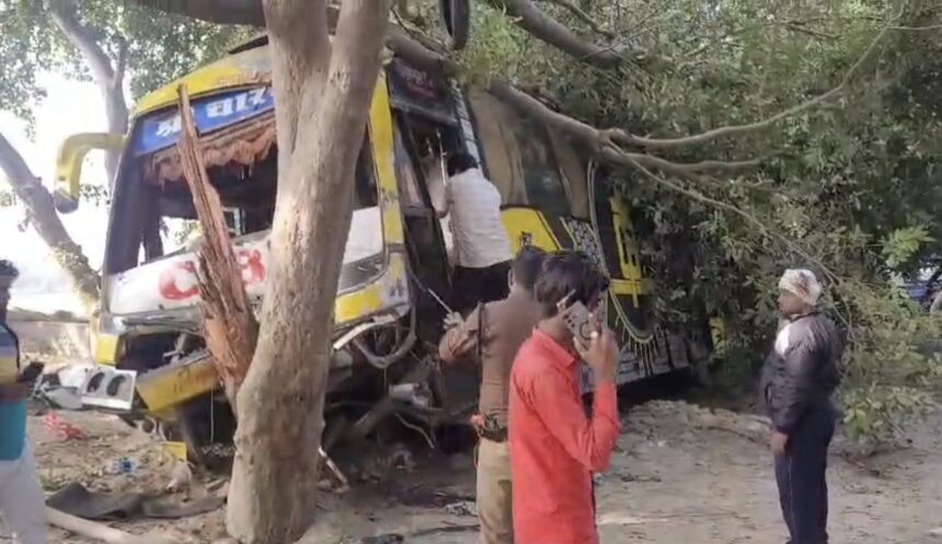 हरिद्वार में हुआ बड़ा हादसा, राजस्थान के 50 तीर्थयात्रियों से भरी बस हुई दुर्घटनाग्रस्त-Newsnetra 3 uk har 02 a bus full of passengers from rajasthan collided with a tree vis uk10044 15112024144944 1511f 1731662384 635