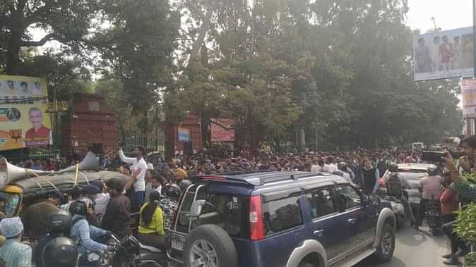 Uttarakhand News: राजधानी में बेरोजगारों का प्रदर्शन, सैकड़ों युवाओं ने सीएम आवास की ओर कूच किया-Newsnetra 4 uttarakhand unemployed organization 7ce0cbb42a6769b8290243019662a7e919687370858356629