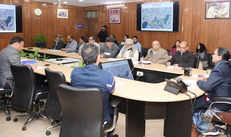 Uttarakhand News: मुख्य सचिव राधा रतूड़ी ने सचिवालय में व्यय वित्त समिति की बैठक ली-Newsnetra 6 471845257 903036975332668 1617213984439562109 n