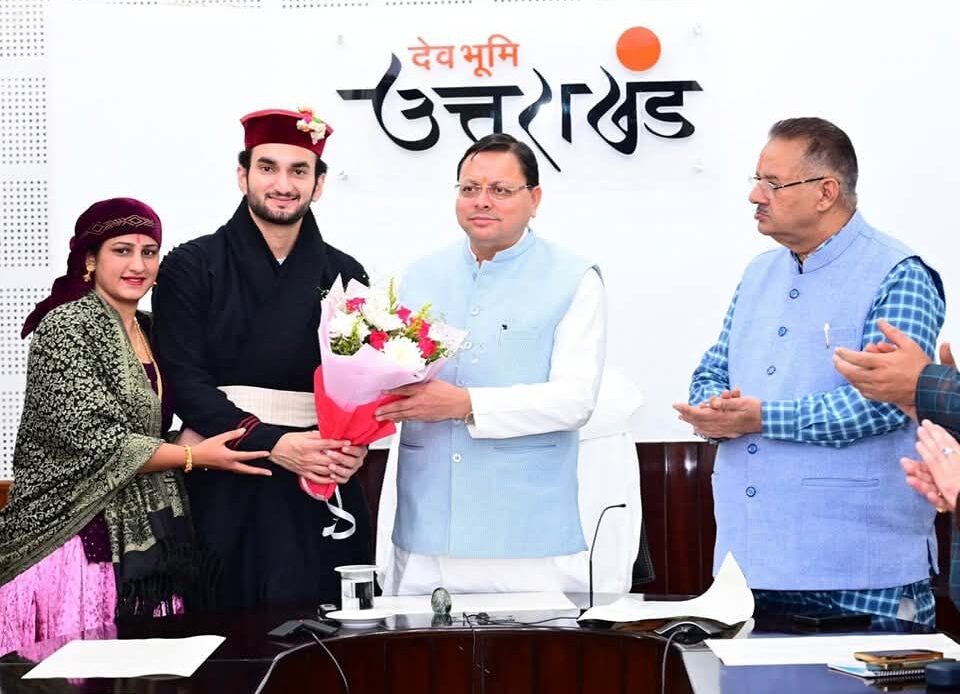 मुख्यमंत्री धामी ने जौनसारी फीचर फिल्म "मैरै गांव की बाट" का प्रोमो और पोस्टर लांच किया-Newsnetra 5 fb img 17331401022788396400582214710551